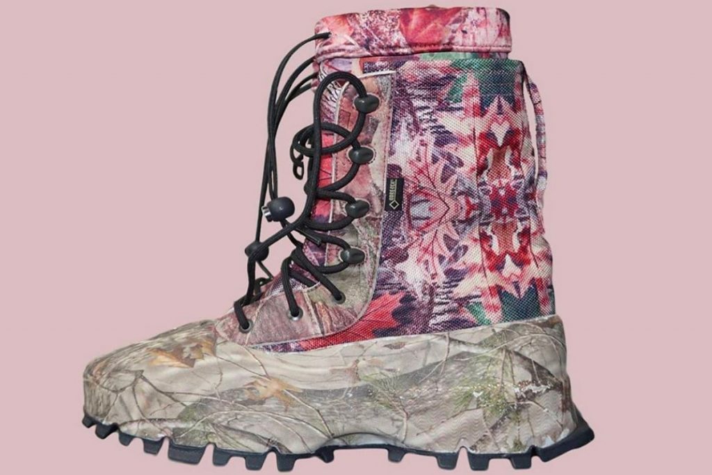 Hé lộ hình ảnh sample cực chất của adidas YEEZY 1050 GORE-Tex Hé lộ hình ảnh sample cực chất của adidas YEEZY 1050 GORE-Tex