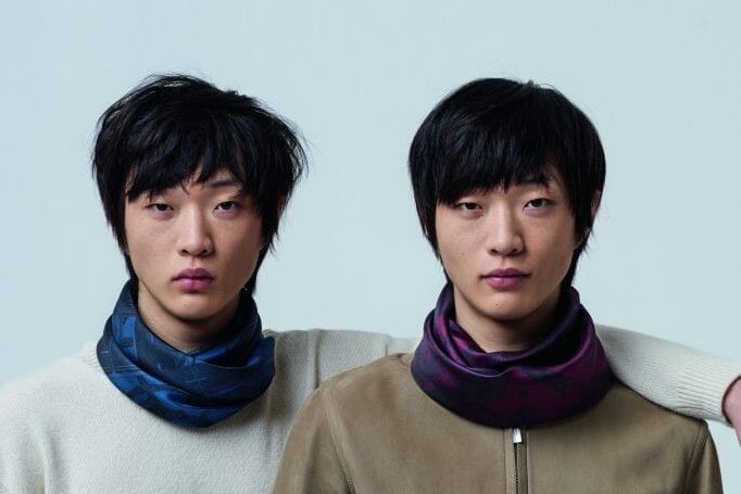 Hermès Carré: Dòng khăn biểu tượng “tái sinh” với diện mạo hoàn toàn mới