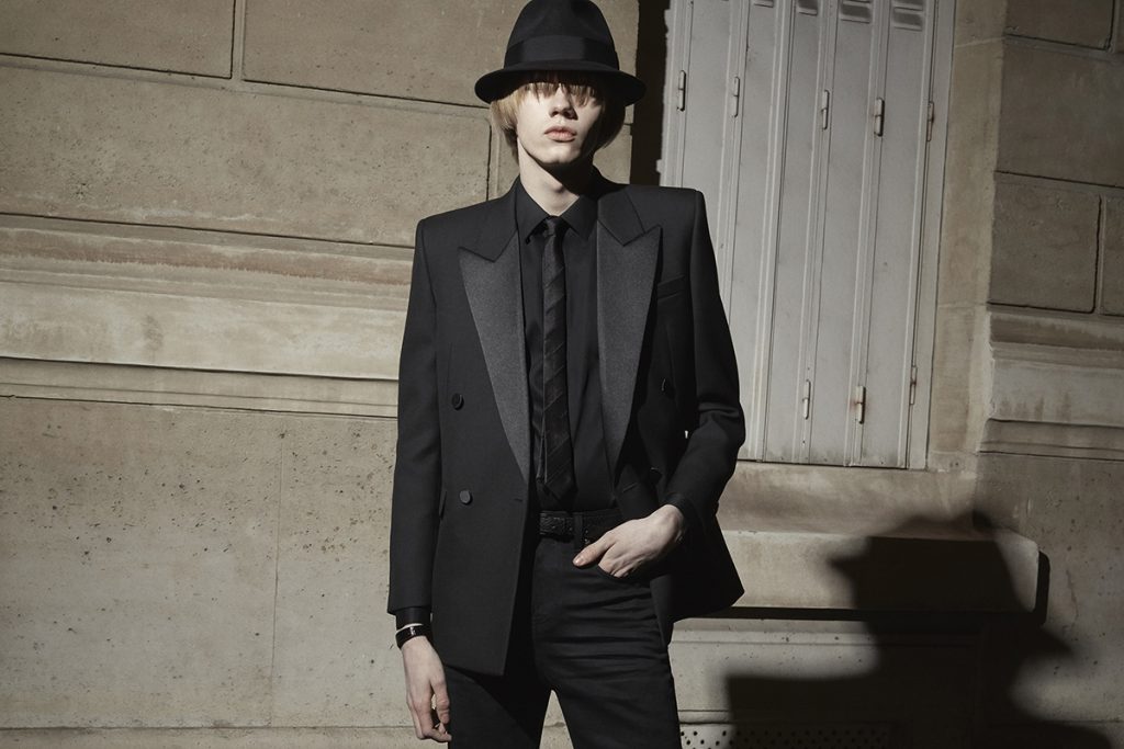Saint Laurent Le Smoking, khẳng định đẳng cấp may đo đỉnh cao của nhà mốt couture 60 năm lịch sử Saint Laurent Le Smoking, khẳng định đẳng cấp may đo đỉnh cao của nhà mốt couture 60 năm lịch sử