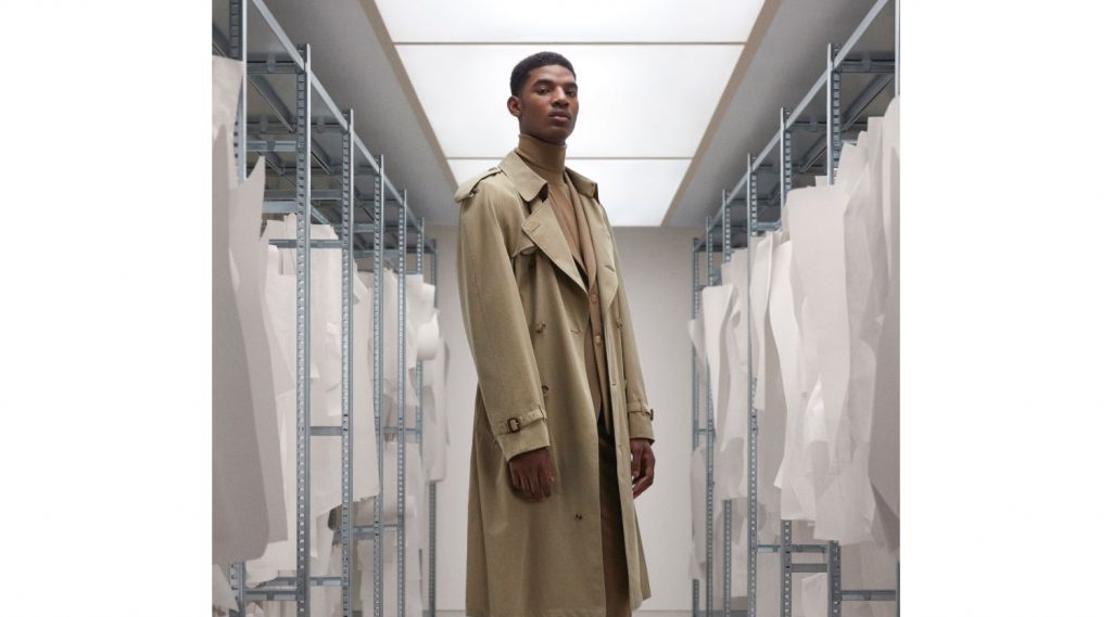 Trench-coat: Chiếc áo khoác đi qua lịch sử của Burberry Trench-coat: Chiếc áo khoác đi qua lịch sử của Burberry