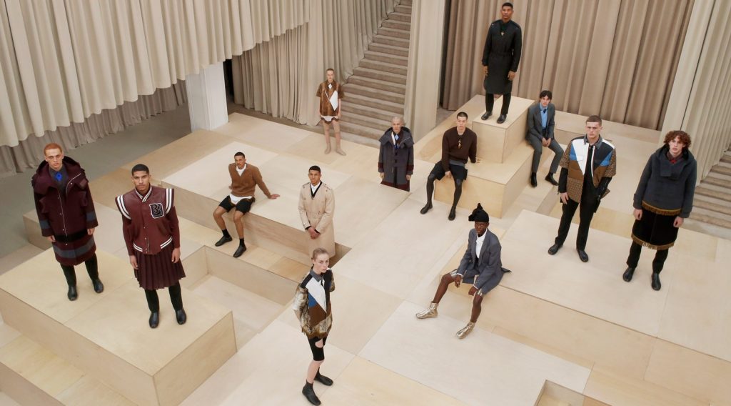 BST thời trang nam Burberry Thu Đông 2021: Cuộc “tẩu thoát” mộng mơ BST thời trang nam Burberry Thu Đông 2021: Cuộc “tẩu thoát” mộng mơ