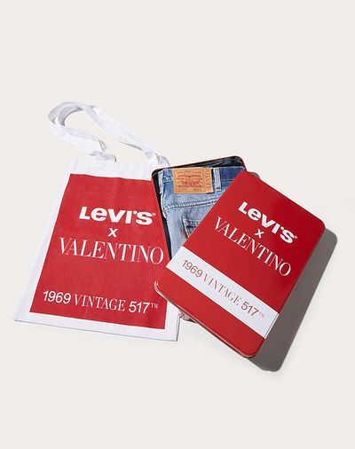 Dòng quần jeans Levi's x Valentino mở bán giới hạn 517 chiếc