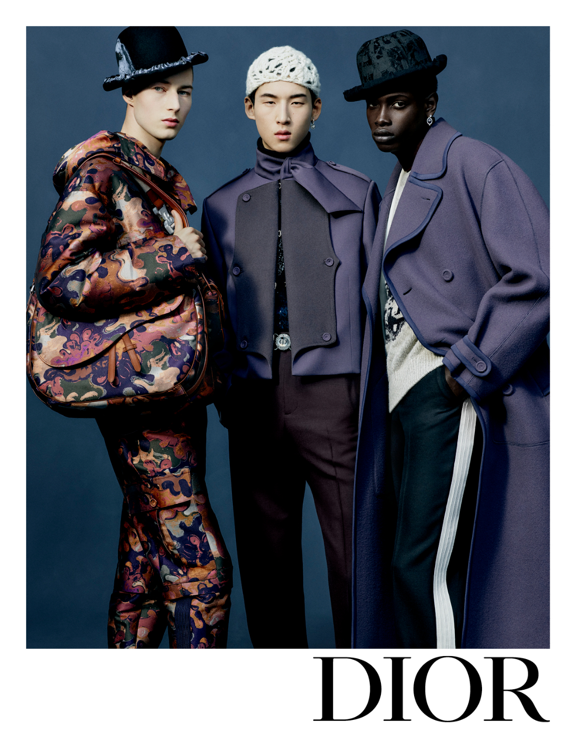 Dior Men đã tạo ra một xu hướng mới trong thế giới thời trang, đem đến cho nam giới những bộ trang phục ấn tượng và đầy phong cách. Thiết kế độc đáo, kết hợp tinh tế với họa tiết độc đáo chắc chắn sẽ thu hút sự chú ý của bạn. Hãy xem hình ảnh để khám phá thêm về thế giới thời trang nam Dior Men.