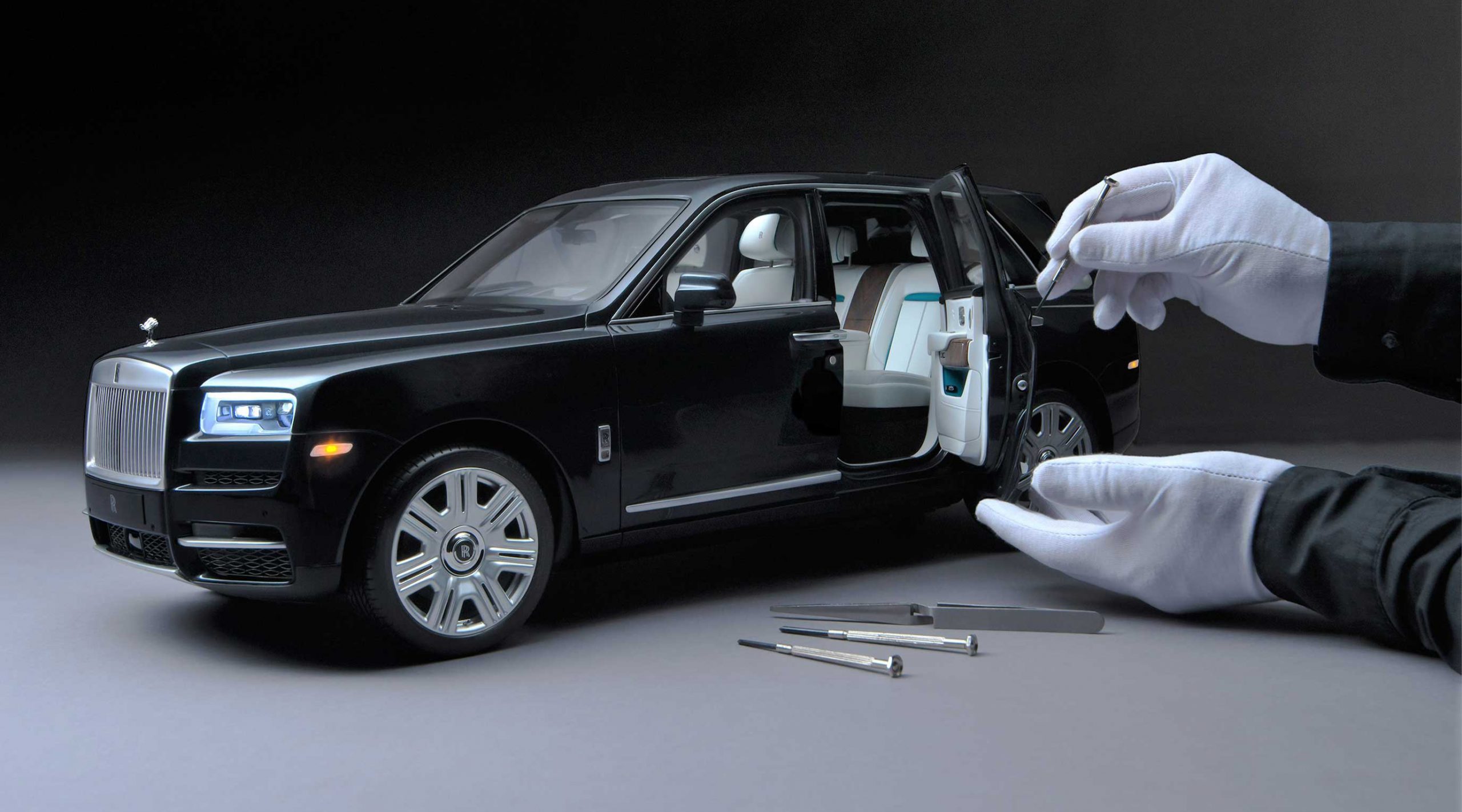 Đồ chơi SUV Cullinan Rolls-Royce, giá chỉ… 26.000 USD
