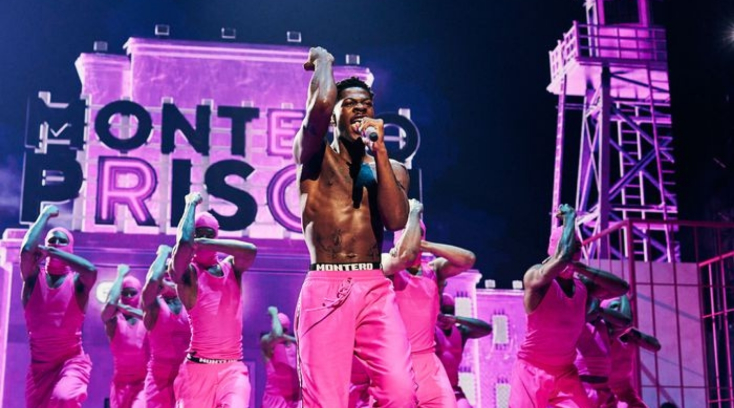 Lil Nas X tại MTV VMAs 2021: Màn trình diễn đặc sắc tôn vinh LGBTQ+