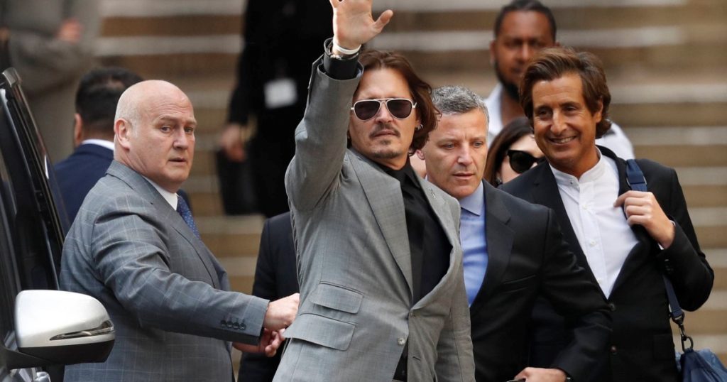 Bồi thẩm đoàn đã trả lại cuộc đời cho Johnny Depp