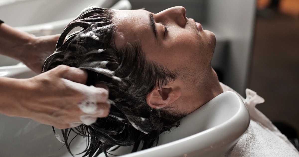 Bật mí cách chăm sóc tóc uốn nam không hề khó - Bio cosmetics Mỹ Phẩm Sạch