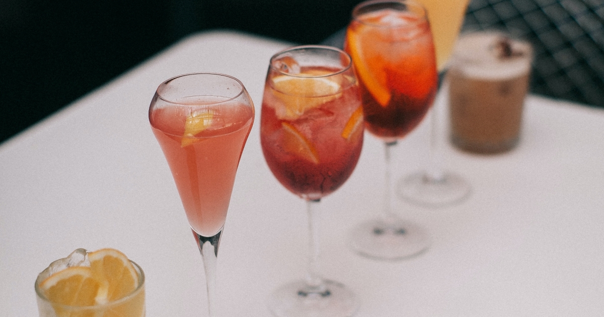 BÀN RƯỢU: Cocktail và đồ uống hỗn hợp – Khác biệt hay tương đồng?