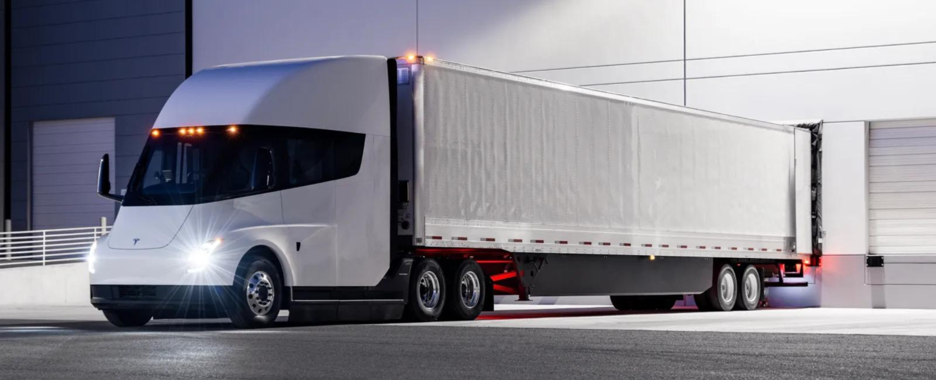 Semi Truck: Xe bán tải điện đầu tiên của Tesla gây sốt