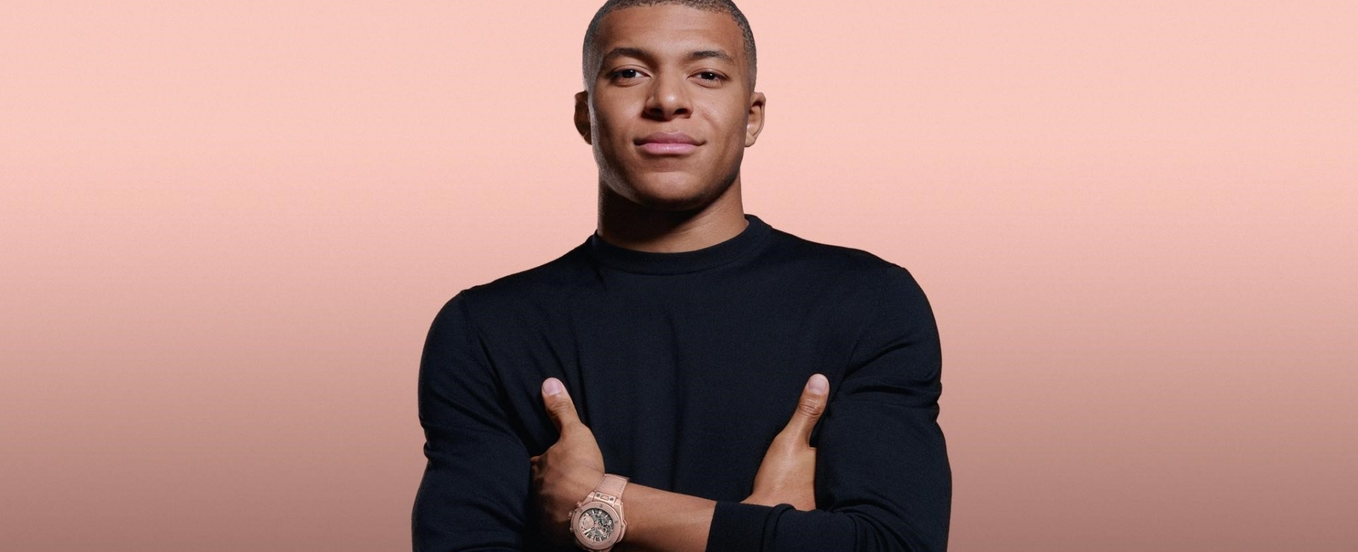 Khám phá bộ sưu tập đồng hồ độc đáo của siêu sao bóng đá Kylian Mbappé