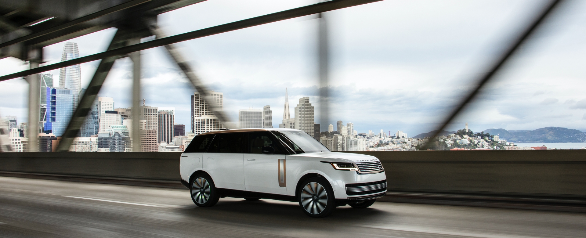 Jaguar Land Rover thúc đẩy tương lai điện hóa sang trọng